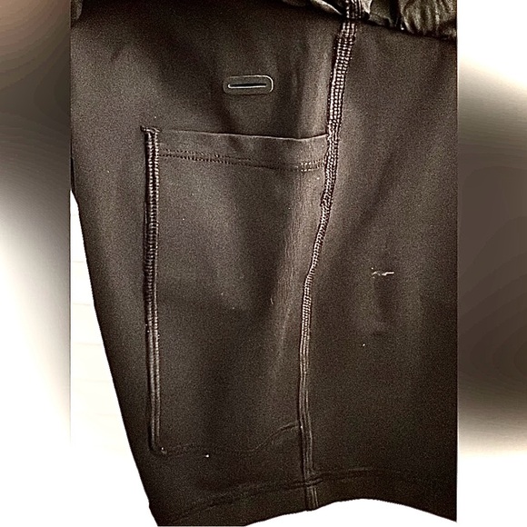 Lululemon Rare Black Forest Shorts w/Bike Shorts Built-In/New/Sz 6/Ltd Edition - Picture 12 of 13